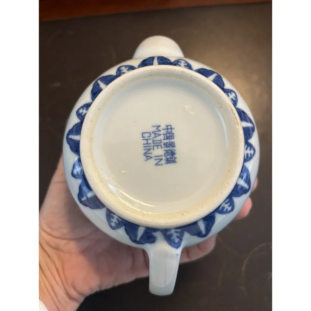 Vintage Tienshan White Ceramic Blue Dragon Sake Cups (Set Of 2) And Small Pot‎